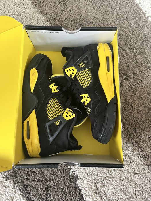 Air Jordan 4 Retro Yellow Thunder