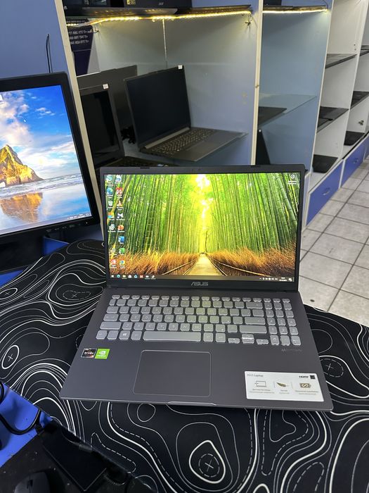 Asus Ryzen 5-3500U ОЗУ-8ГБ ССД-256ГБ GeForce MX230 емкость 70%