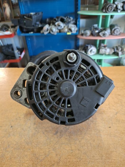 Alternator Opel Astra H Zafira B 1.7 Cdti