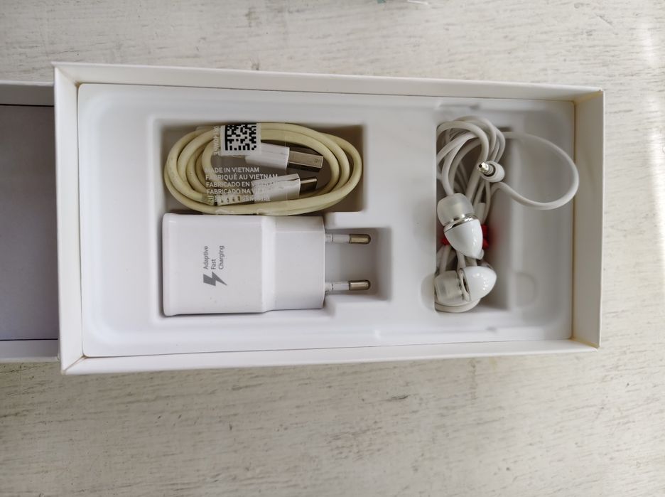 Самсунг А9 б у отличный