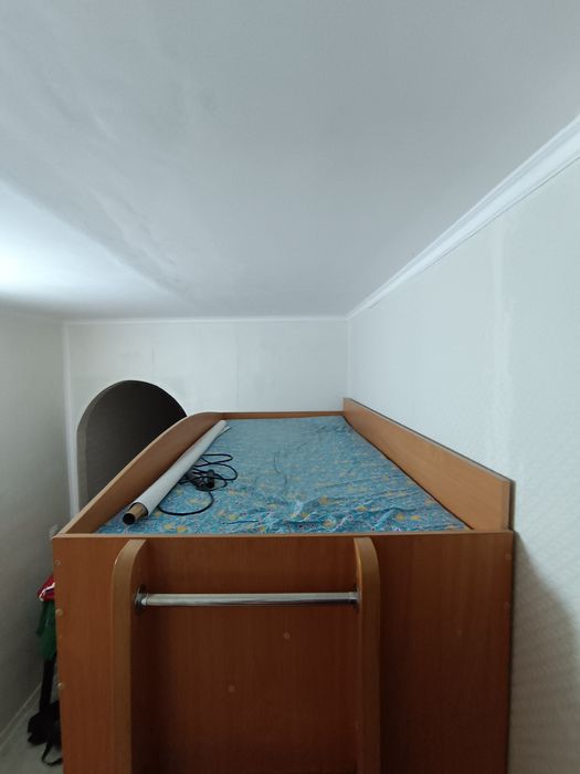 Навесная кровать с шкафом