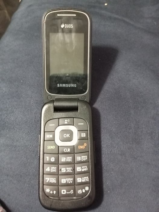 Самсунг Duos  Кнопочный телефон