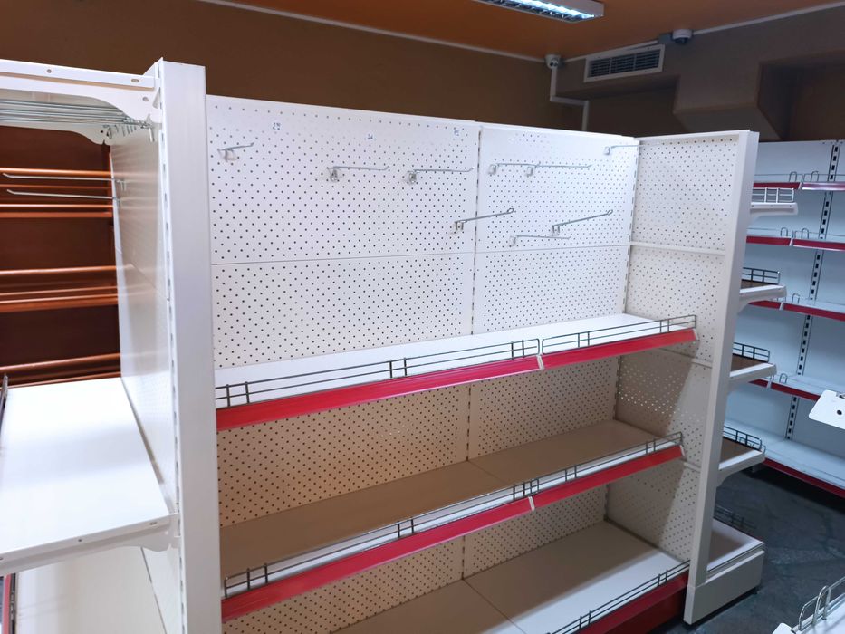 Островен стелаж за магазин