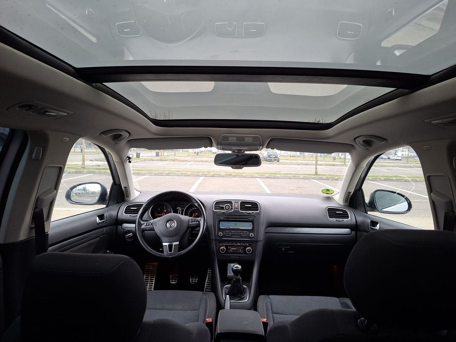 Vând VOLKSWAGEN Golf 6 model STYLE