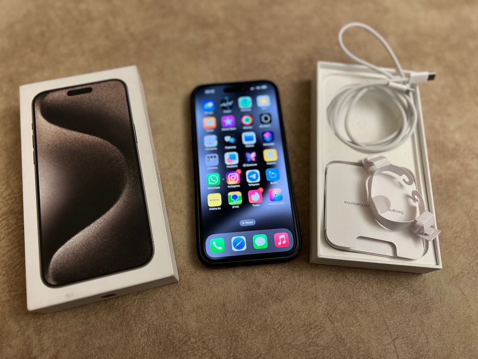 Продаю IPhone 15 Pro Max 256 GB