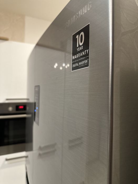 Холодильник Samsung