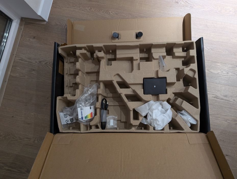 Монитор dell AW2723DF