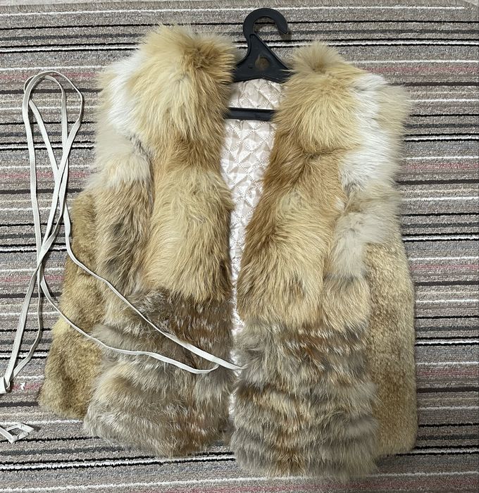 Жилет лисица меховой