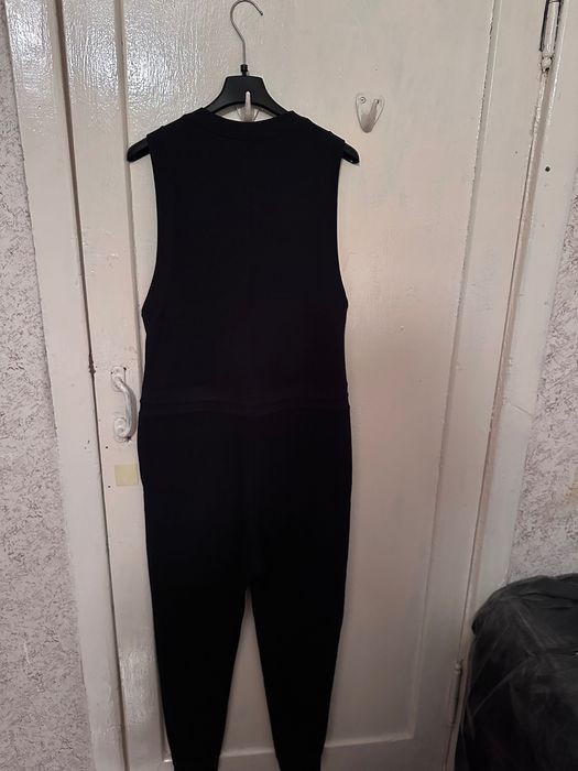 Продам женский комбинезон Nike