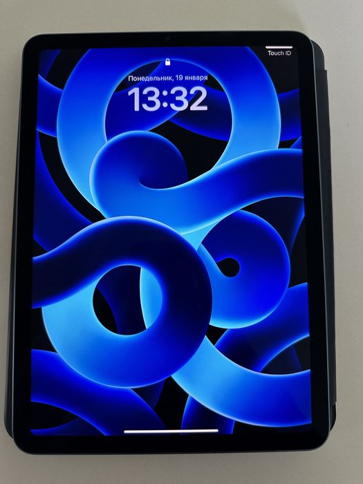 Продам iPad Air 5