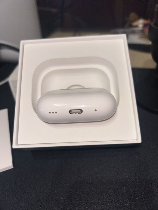 Apple AirPods Pro (2nd Gen) С една година гаранция