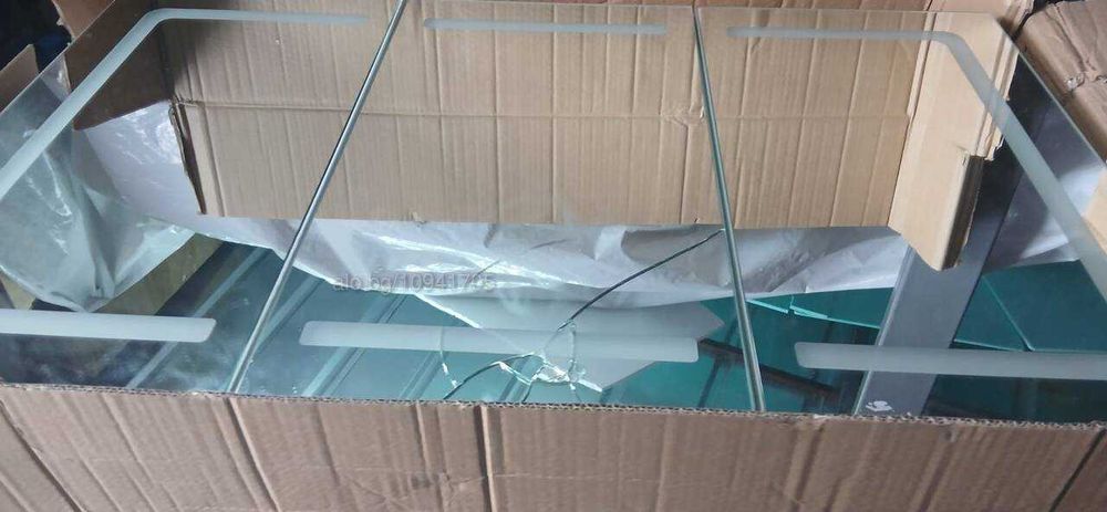 Шкаф за баня 3 отделения LED осветление ПРЕОЦЕНЕН счупено стъкло