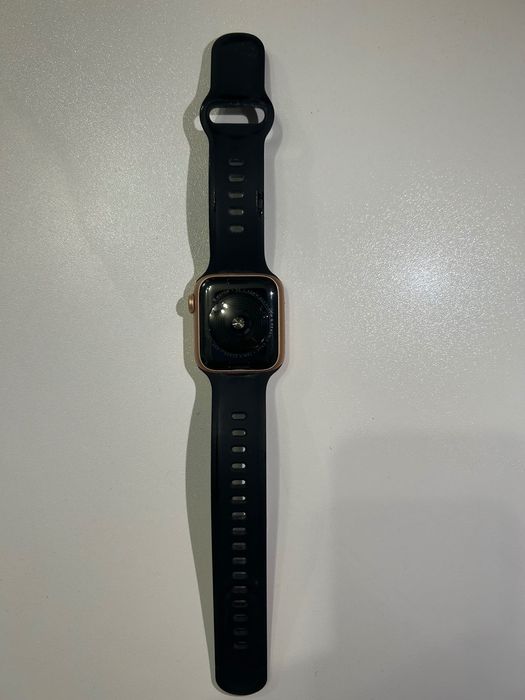 Apple Watch SE 40mm aluminium & ceramic case