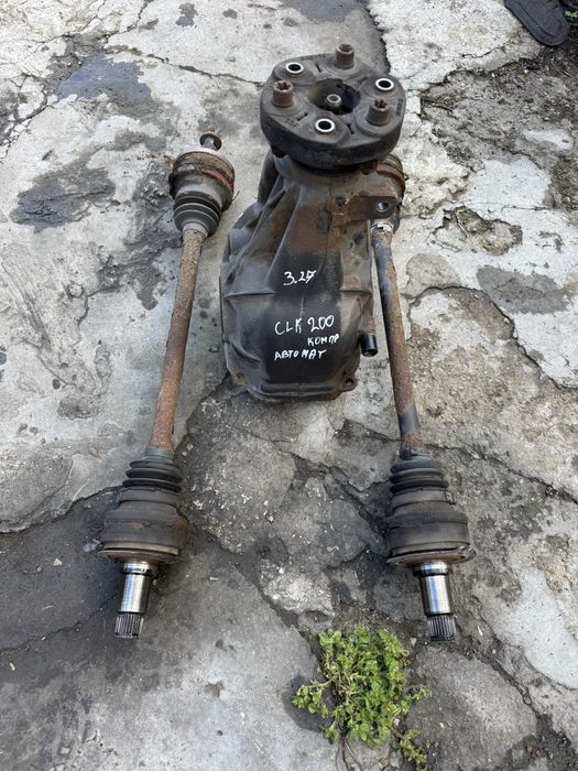 Диференциал и полуоски свалени от CLK200 компресор автомат