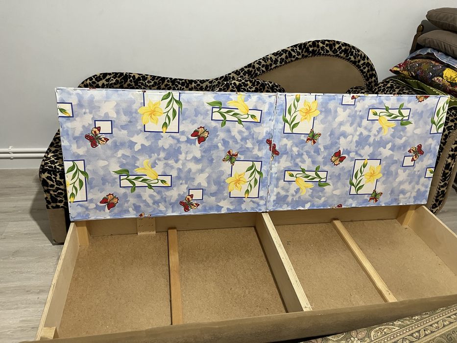 Срочно продам Диван на расклодушке