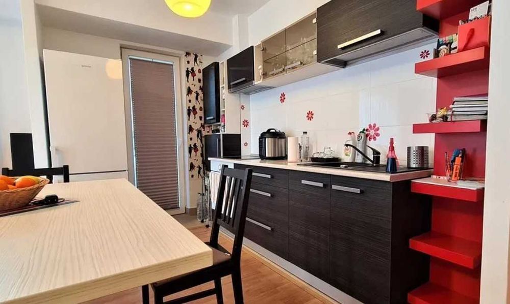 Дава се под наем Тристаен апартамент в Пловдив, Кършияка - 90 кв.м за 341.7 € - Снимка #3