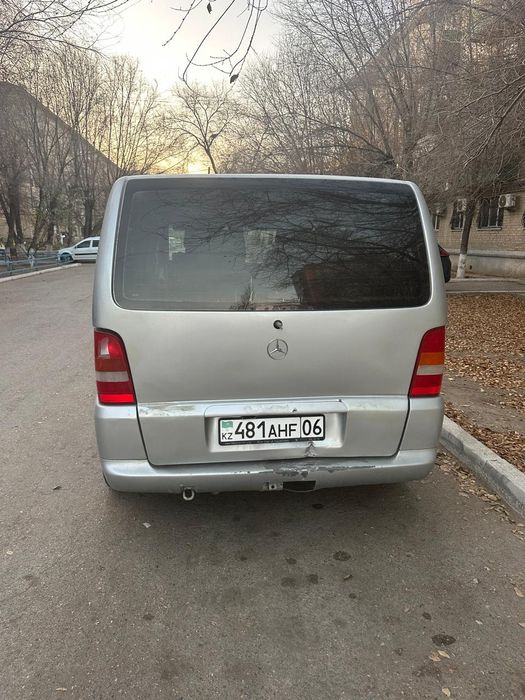 Автомобиль Mersedes Vito
