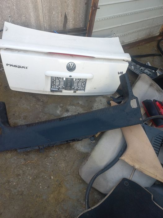 Продам запчасти на Фолсваген пассат Б5 2000г