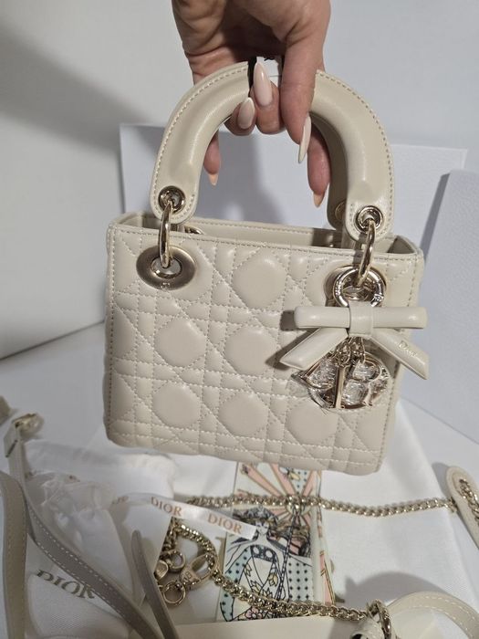 Налична чанта Mini Lady Dior 17