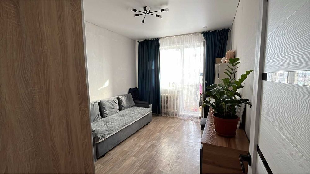 Продается 2 комн квартира Васильковский, 35