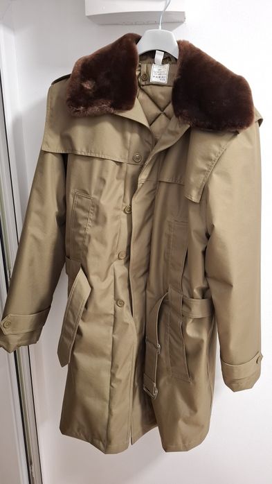 Scrurtă militară cu guler îmblănit