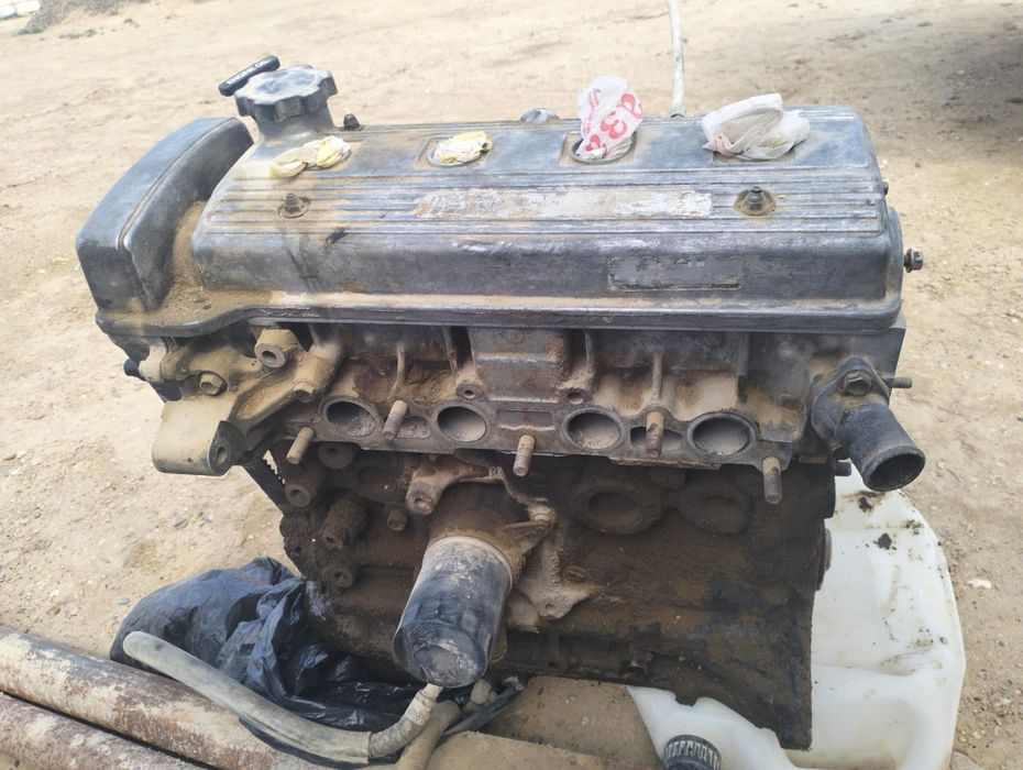 Б/у мотор на Карина е