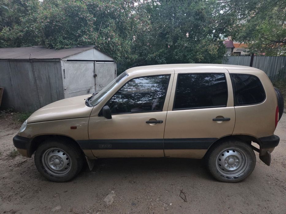 Chevrolet Niva 2005