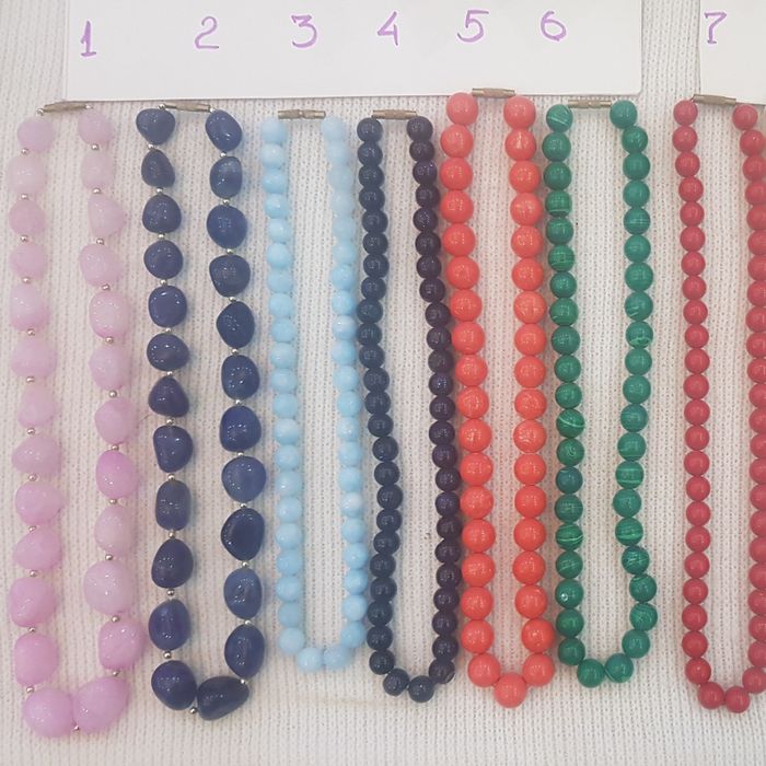 Продаются бусы женские