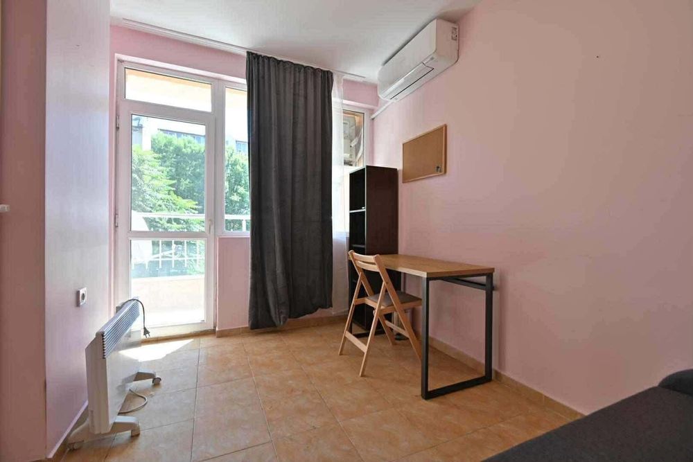 Дава се под наем Двустаен апартамент в София, Център - 60 кв.м за 488.58 € - Снимка #1