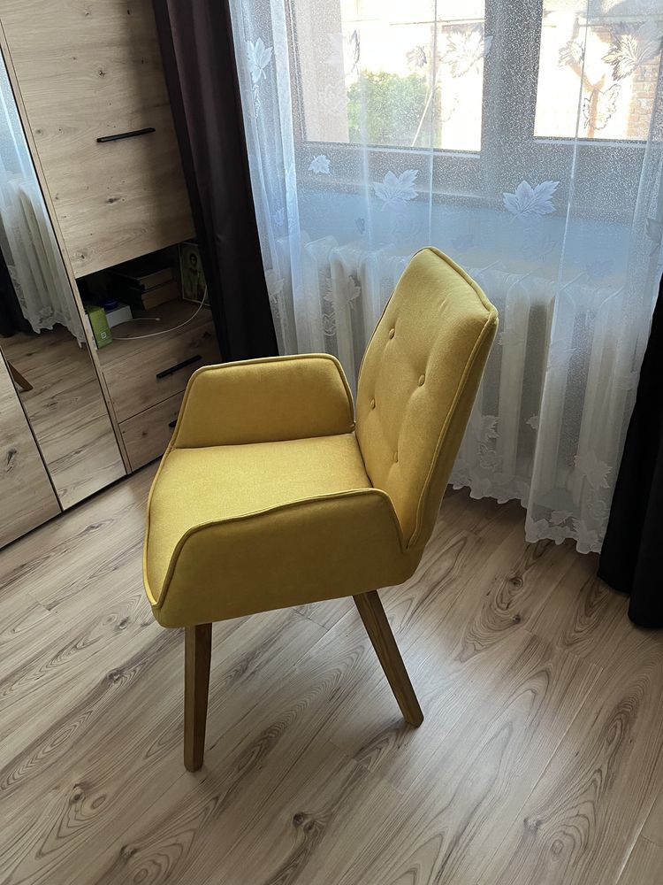Стол за маса или бюро гр. Средец • OLX.bg