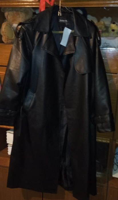 Кожный плащи весенний