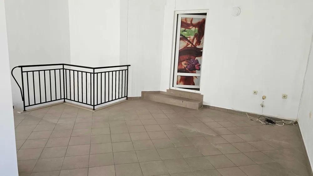 Офис, под наем, Зимно кино Тракия