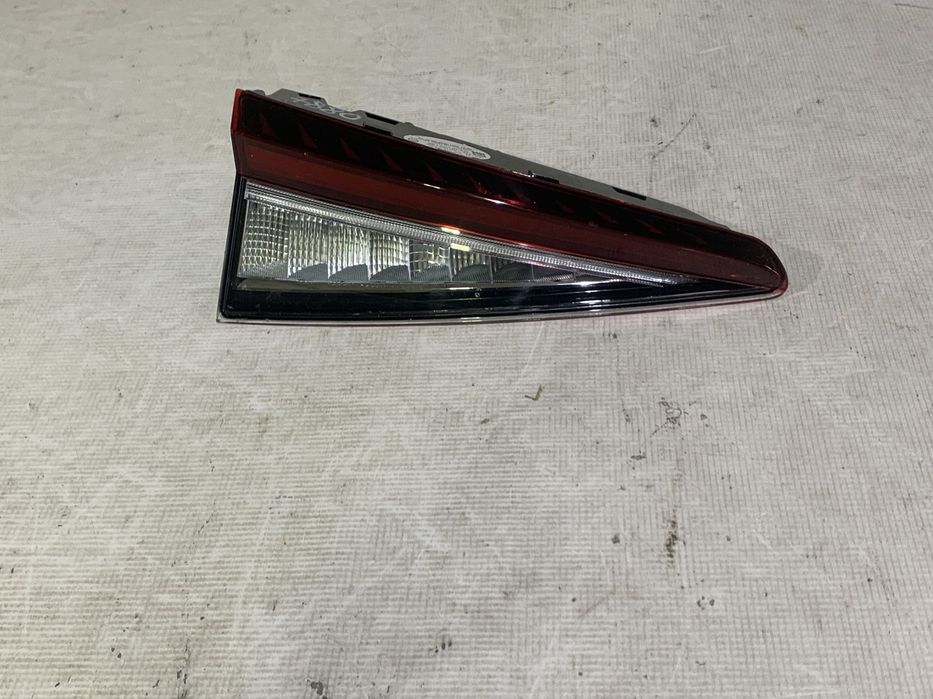 Lampa stop stanga pe hayon, Skoda Enyaq, 2021, 2022, 2023, 2024, cod origine OE 5LG945307B.