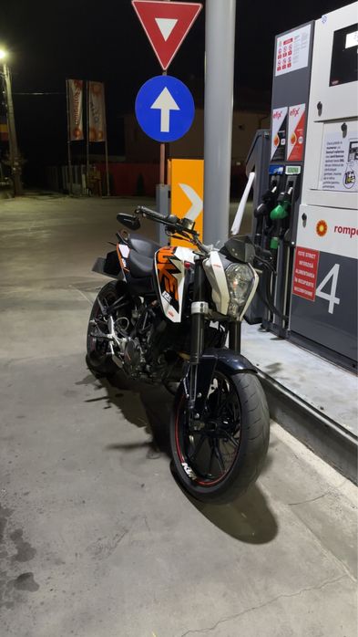 KTM DUKE 125, din 2011