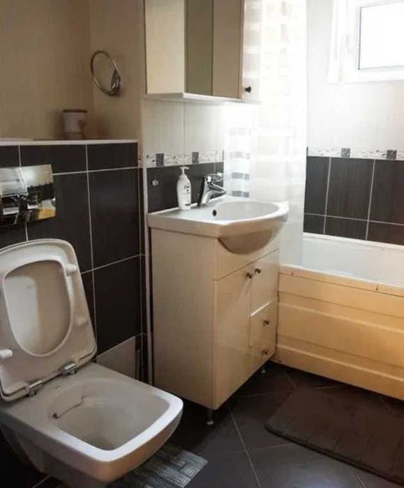 Дава се под наем Двустаен апартамент в Пловдив, Център - 47 кв.м за 178.5 € - Снимка #2