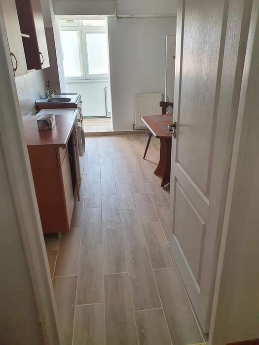 Închiriez apartament 3 camere ULTRACENTRAL cu vedere bilateral,loc parcare