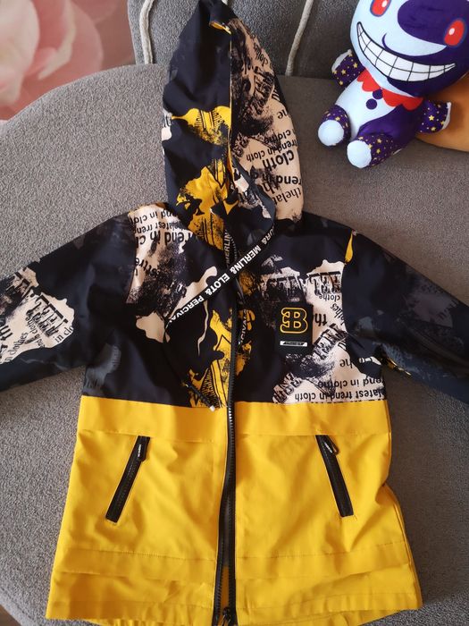 Продам детские куртки