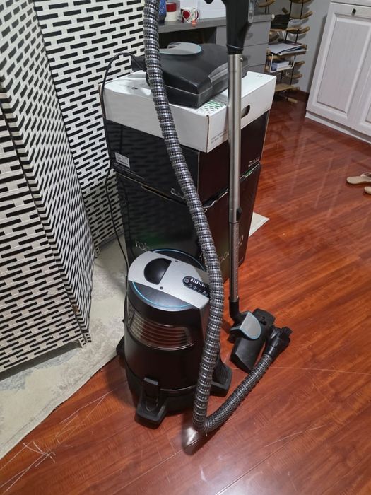 Продам моющий пылесос Aura RoboClean Pro SPlus