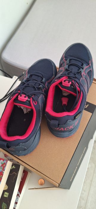 Маратонки JACK WOLFSKIN, 34 номер