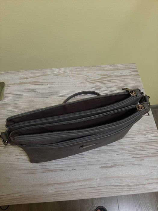 Женская сумка серого цвета (нубук)