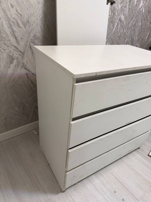 Продам комод цвет белый