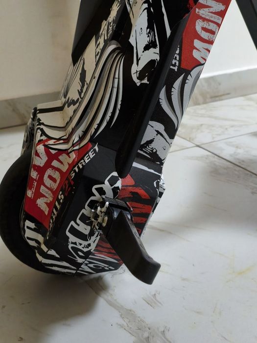 Красно белый дрифткар