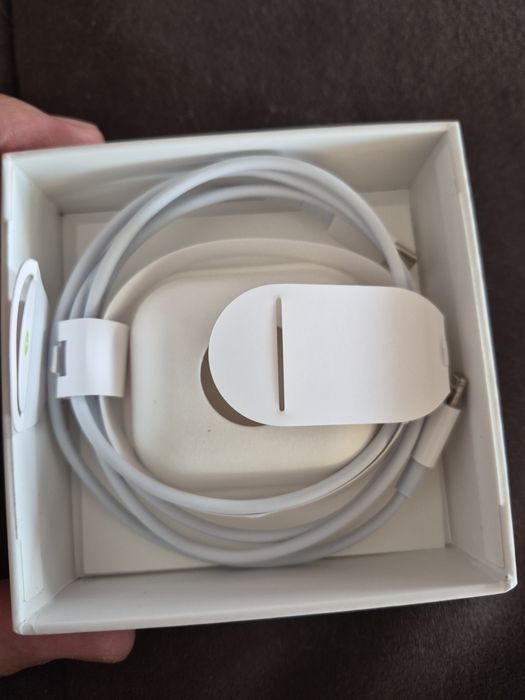 Продам наушники Airpods 3rd generation