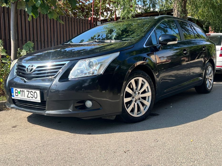 Toyota avensis automată