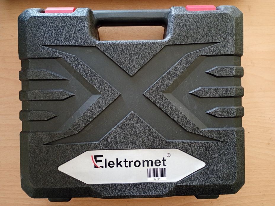 Продавам нов винтоверт  elektromet