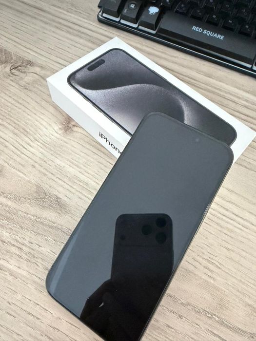 Продам телефон 15 про