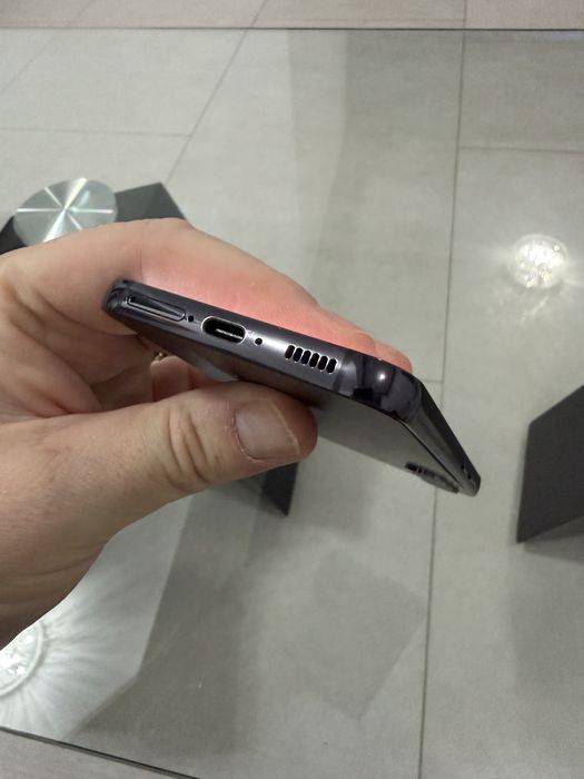 Samsung S23  black 256Gb neverlocked • pata neagra oe ecran •