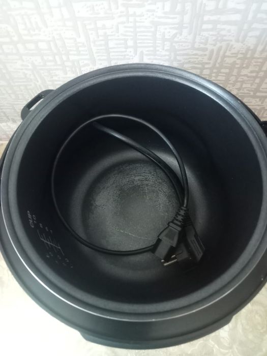 Срочно продам мультиварку за 9000