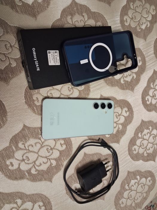 Samsung s24FE 8/256Гб