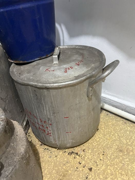Кастрюля алюминиевая большая